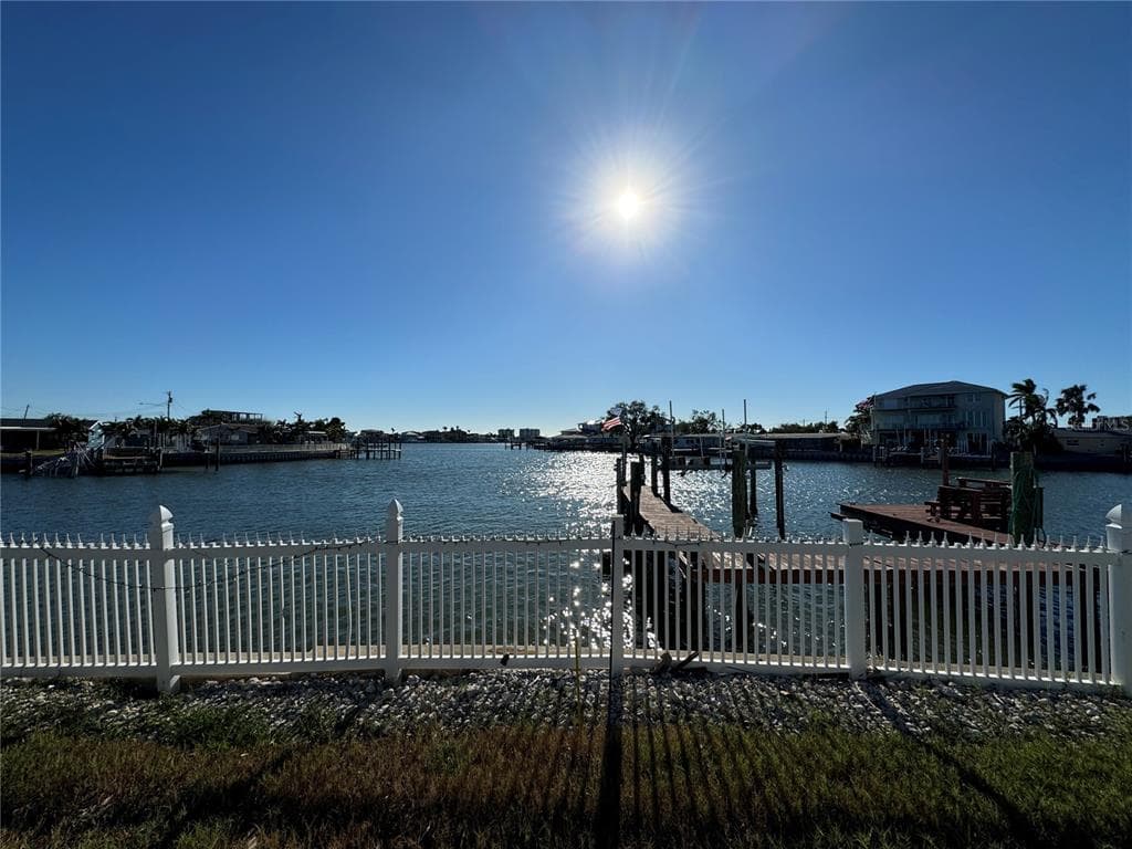 7998 1ST AVENUE S ST PETERSBURG, FL 33707