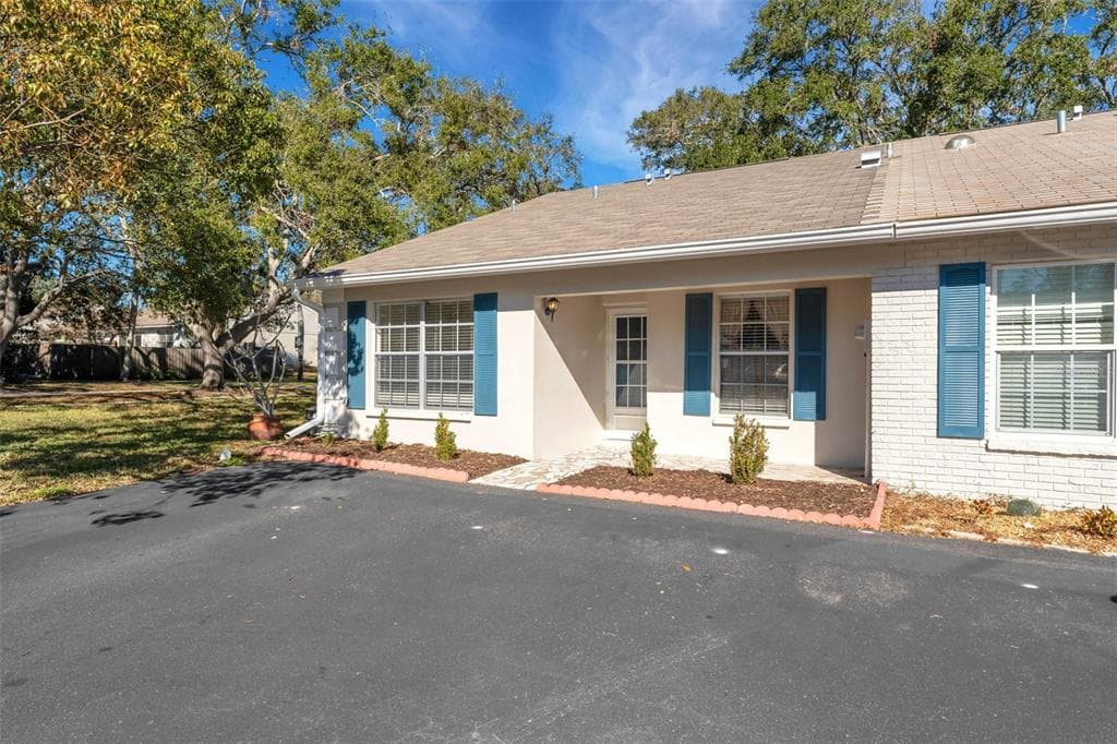 361 ESTERO COURT SAFETY HARBOR, FL 34695