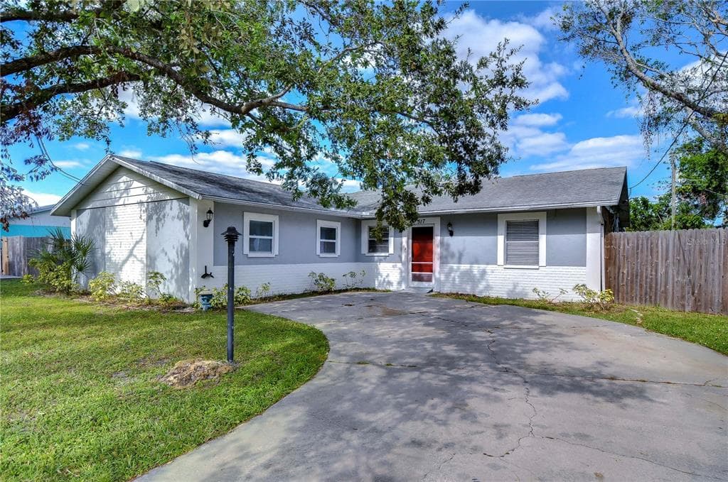 517 65TH AVENUE E BRADENTON, FL 34203