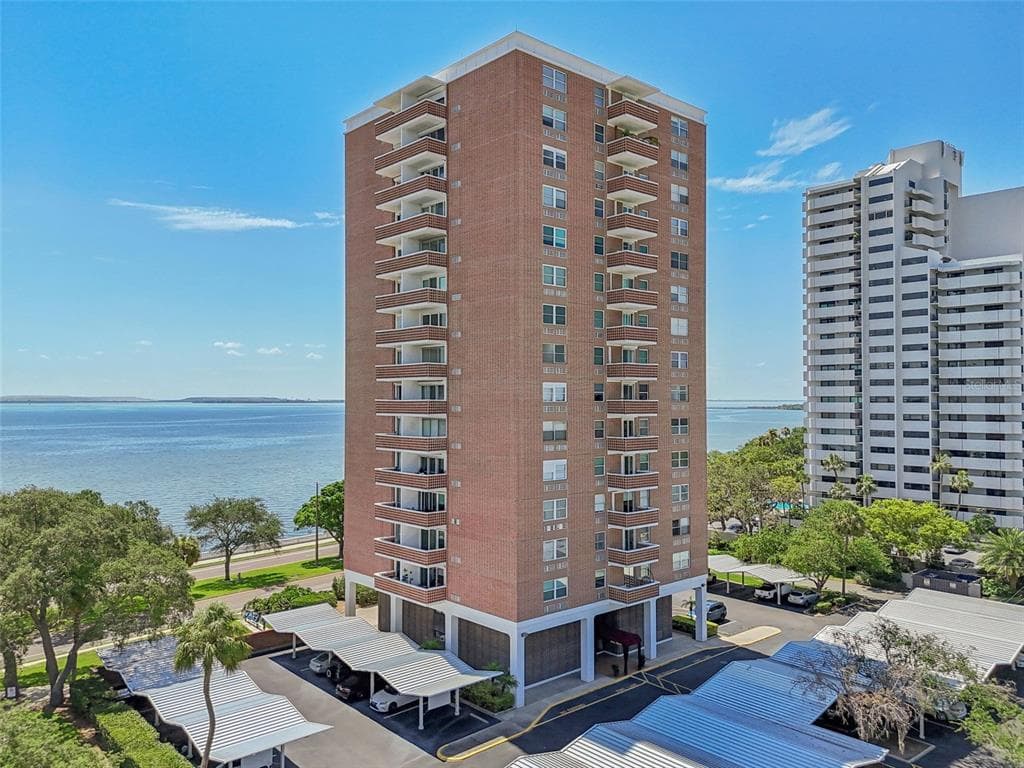 4015 BAYSHORE BOULEVARD UNIT 10C TAMPA, FL 33611