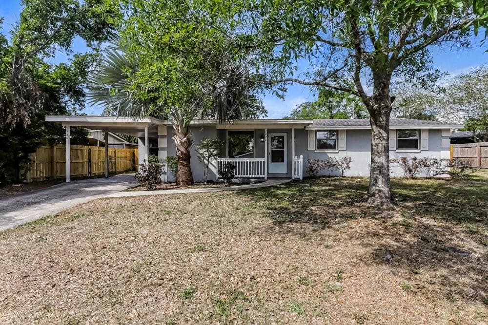 1926 JOHN ARTHUR WAY LAKELAND, FL 33803