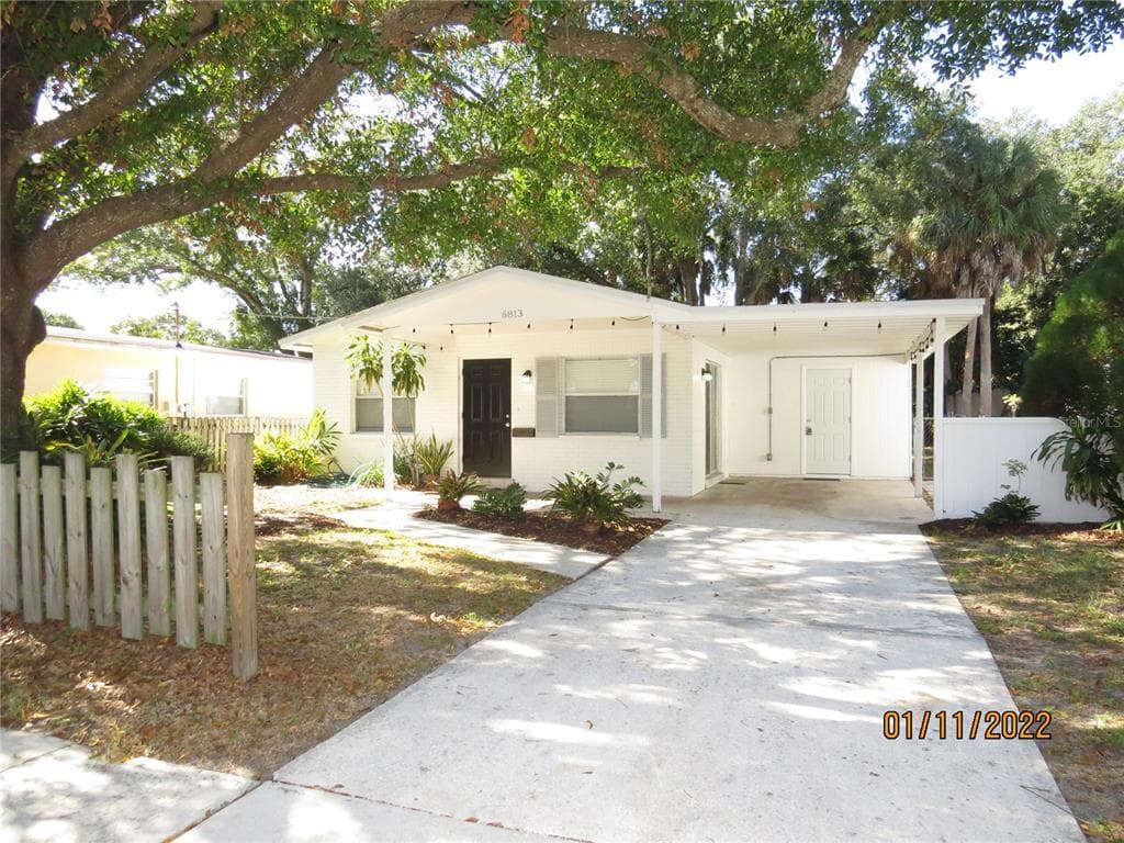 6813 S CORTEZ STREET TAMPA, FL 33616