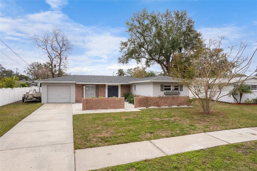 8404 STILLBROOK AVENUE TAMPA, FL 33615