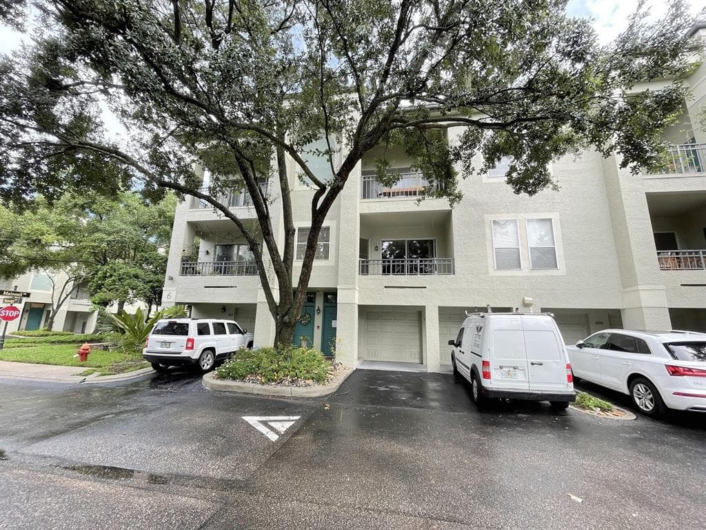 604 SEASCAPE WAY TAMPA, FL 33602