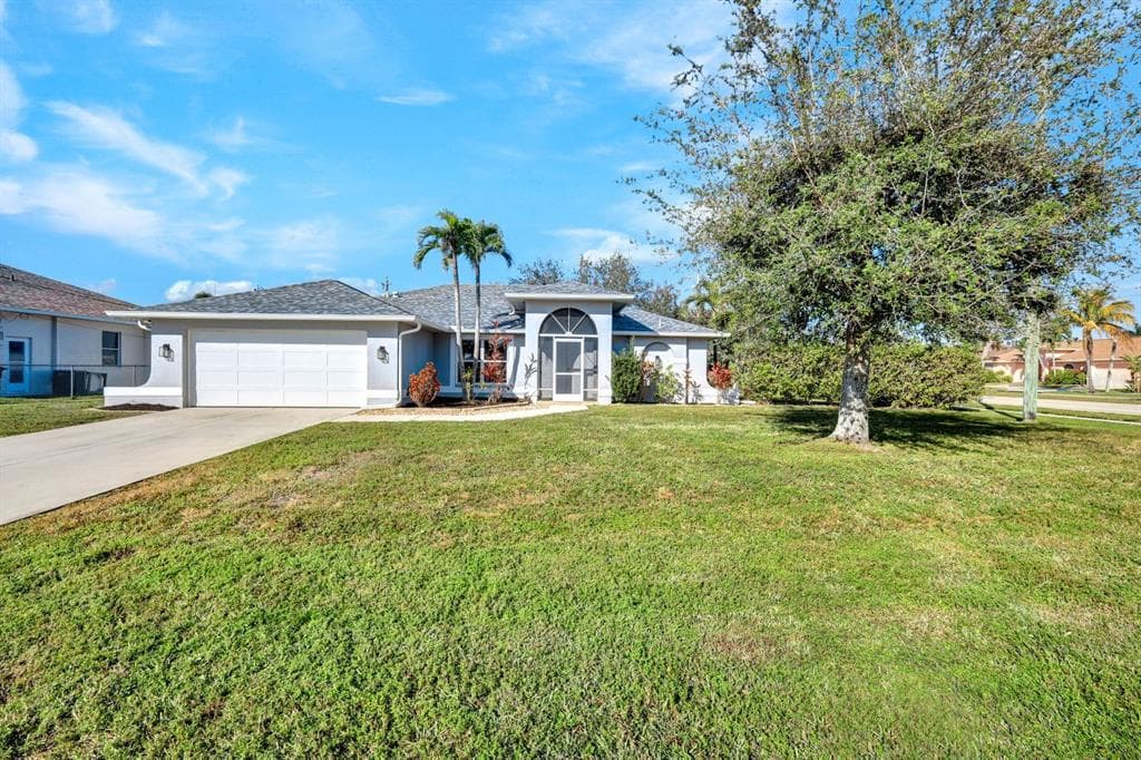 627 SE 18TH TERRACE CAPE CORAL, FL 33990