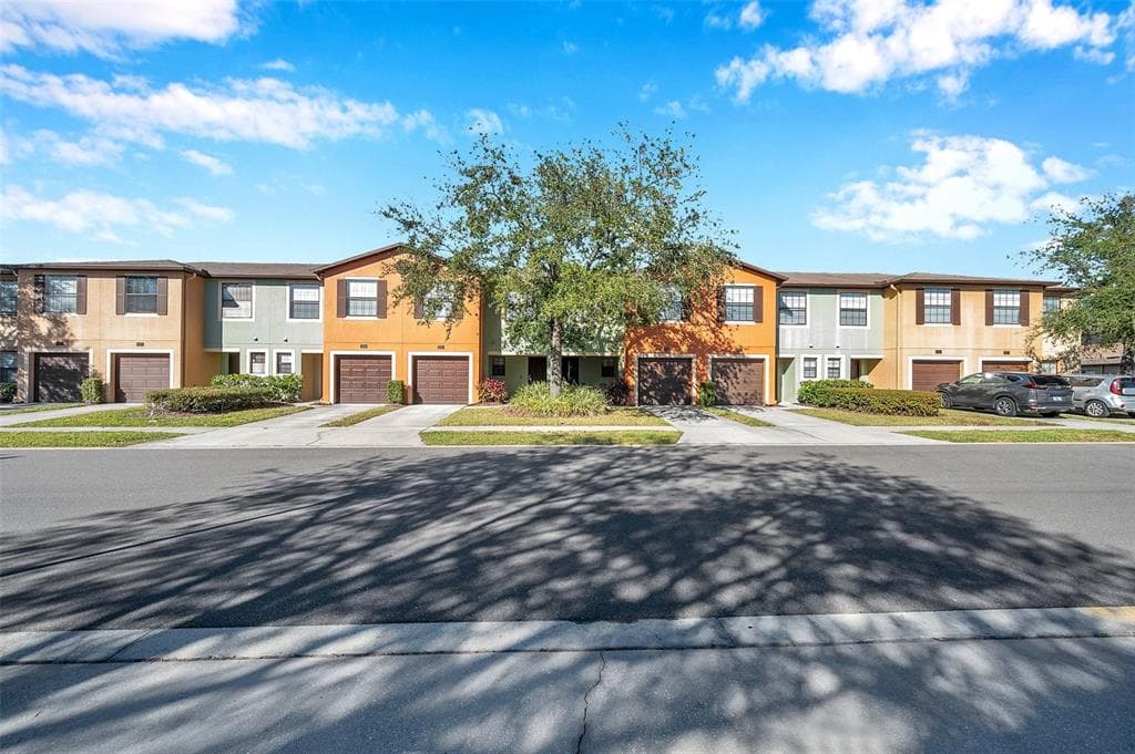 2517 EDGEWATER FALLS DRIVE BRANDON, FL 33511