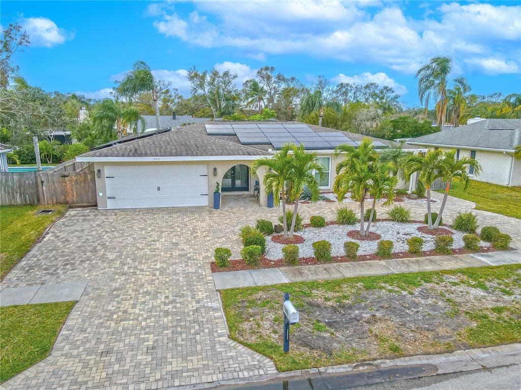 1949 ARVIS CIRCLE E CLEARWATER, FL 33764
