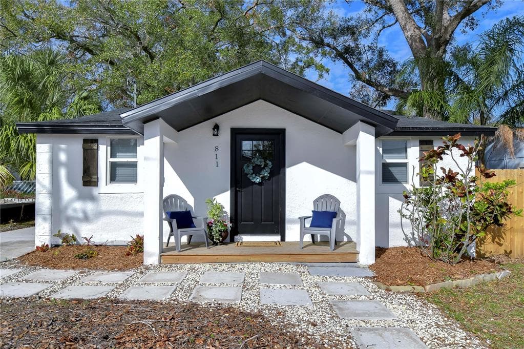 811 W HIAWATHA STREET TAMPA, FL 33604
