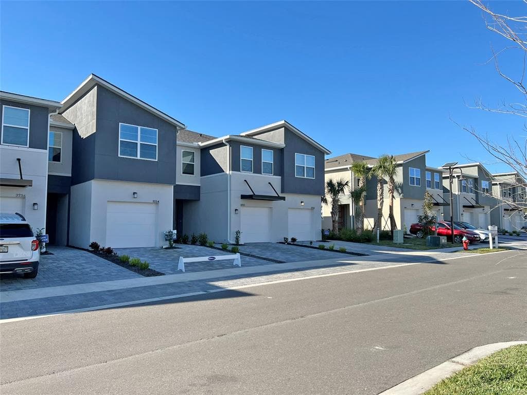 3254 MOONLIT LILY PLACE BRANDON, FL 33511