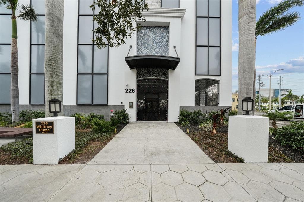 226 5TH AVENUE N UNIT 1106 ST PETERSBURG, FL 33701