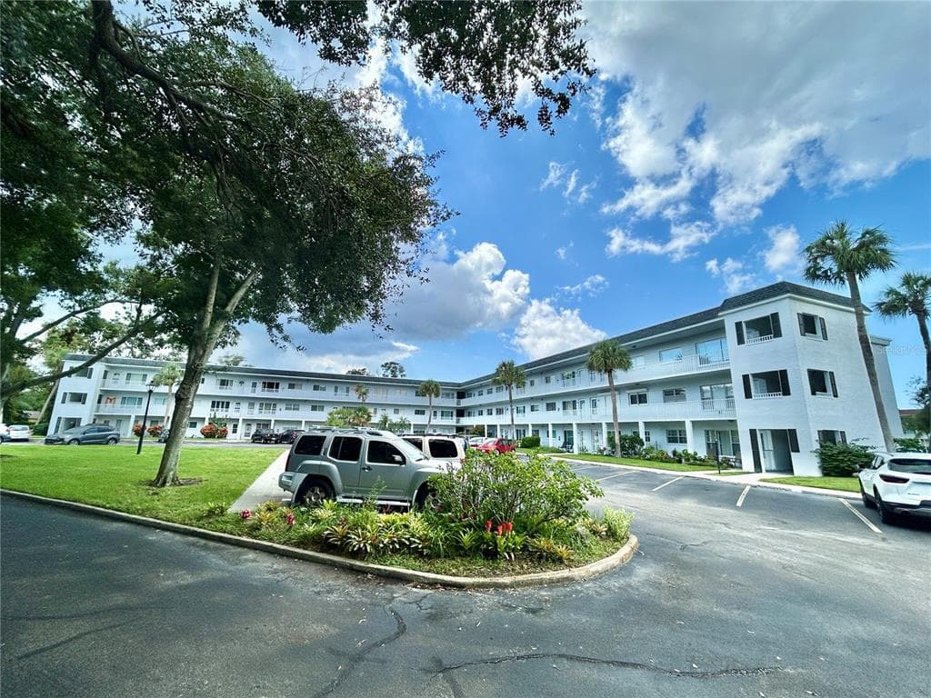 2002 AUSTRALIA WAY E UNIT 38 CLEARWATER, FL 33763