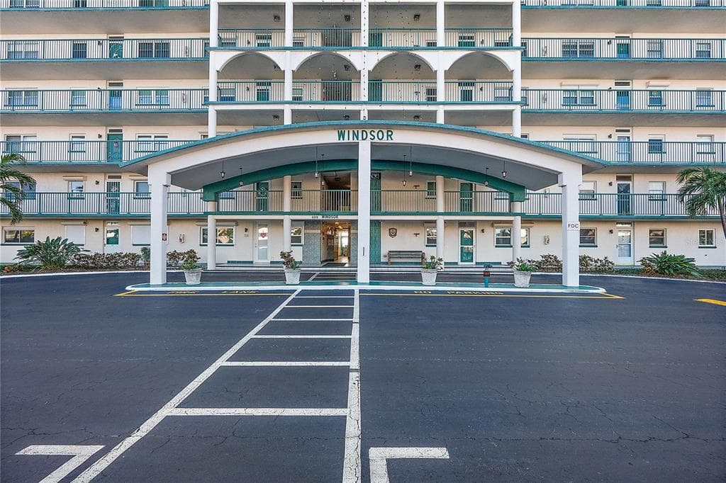 6020 SHORE BLVD S UNIT #109