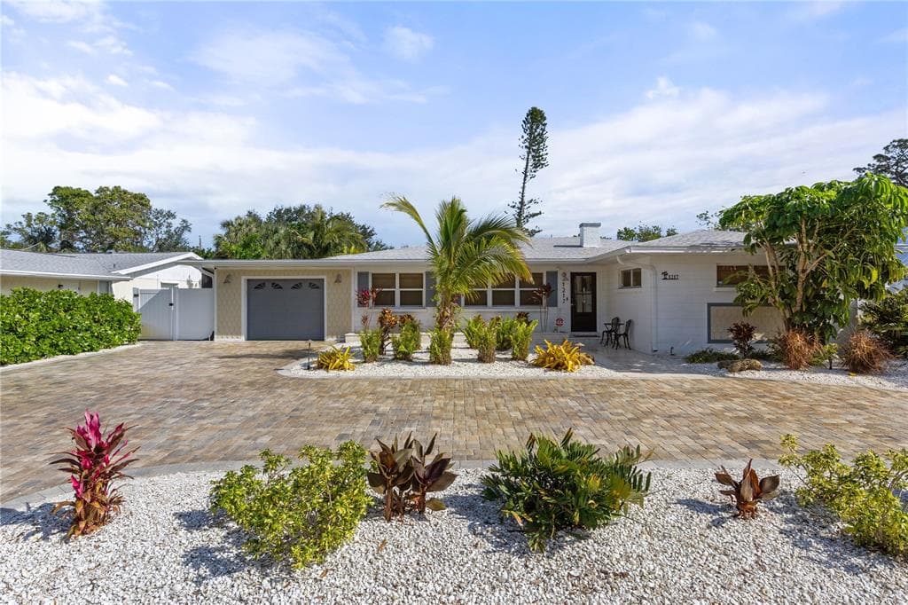 1217 DE NARVAEZ AVENUE