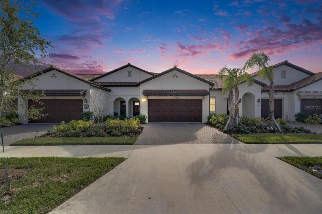 17538 HOLLY WELL AVENUE WIMAUMA, FL 33598