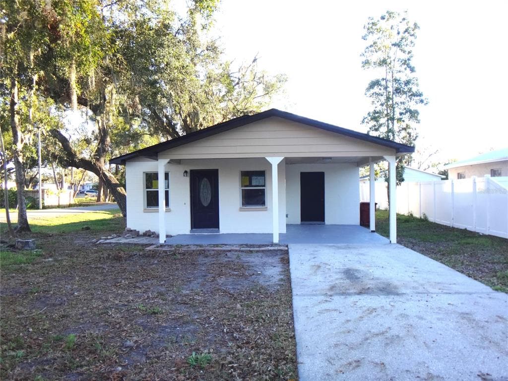 3201 DELAWARE AVENUE W PLANT CITY, FL 33563