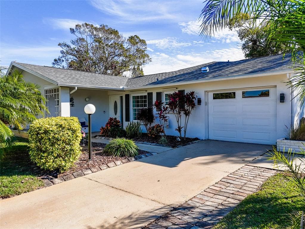 122 STAFFORD DRIVE PALM HARBOR, FL 34684