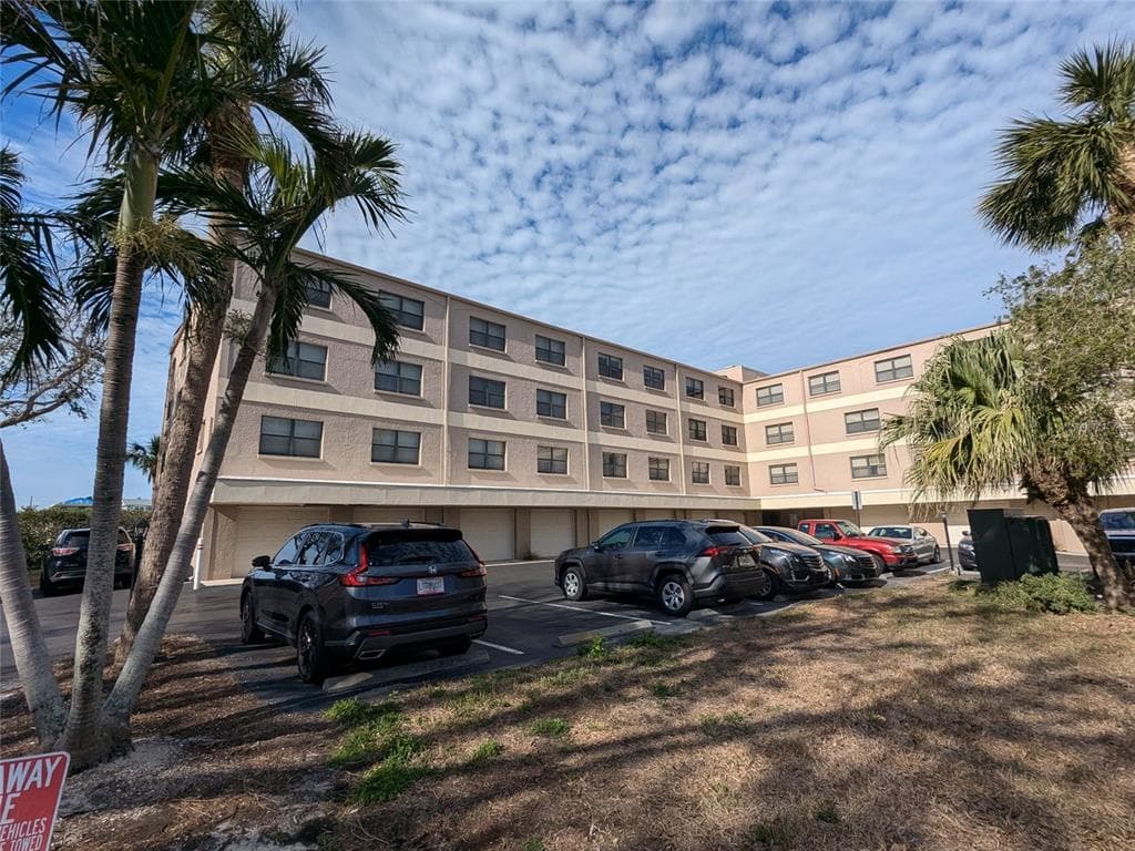 12500 CAPRI CIR N UNIT 302 TREASURE ISLAND, FL 33706