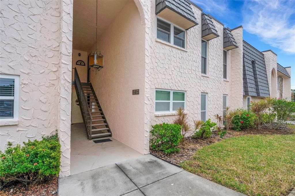113 ELMWOOD CIRCLE UNIT 113
