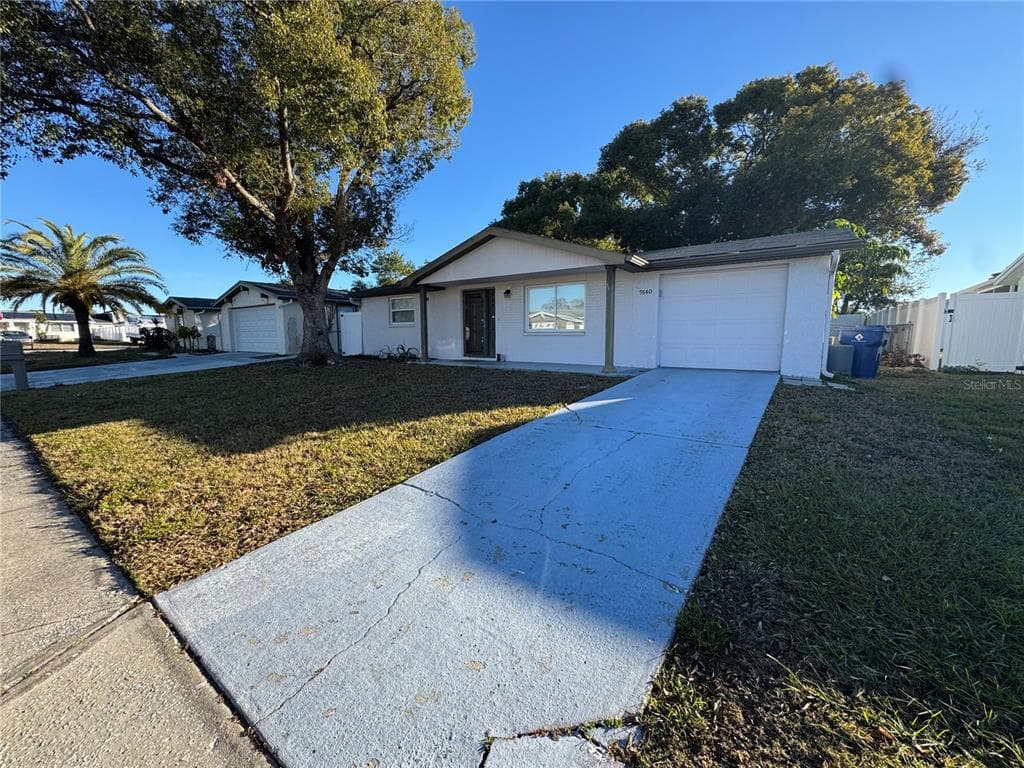 9140 LUNAR LANE PORT RICHEY, FL 34668