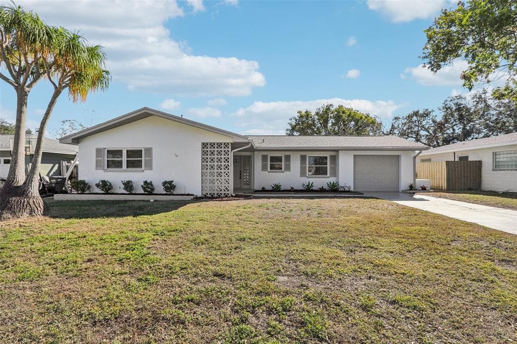 10904 90TH TERRACE SEMINOLE, FL 33772