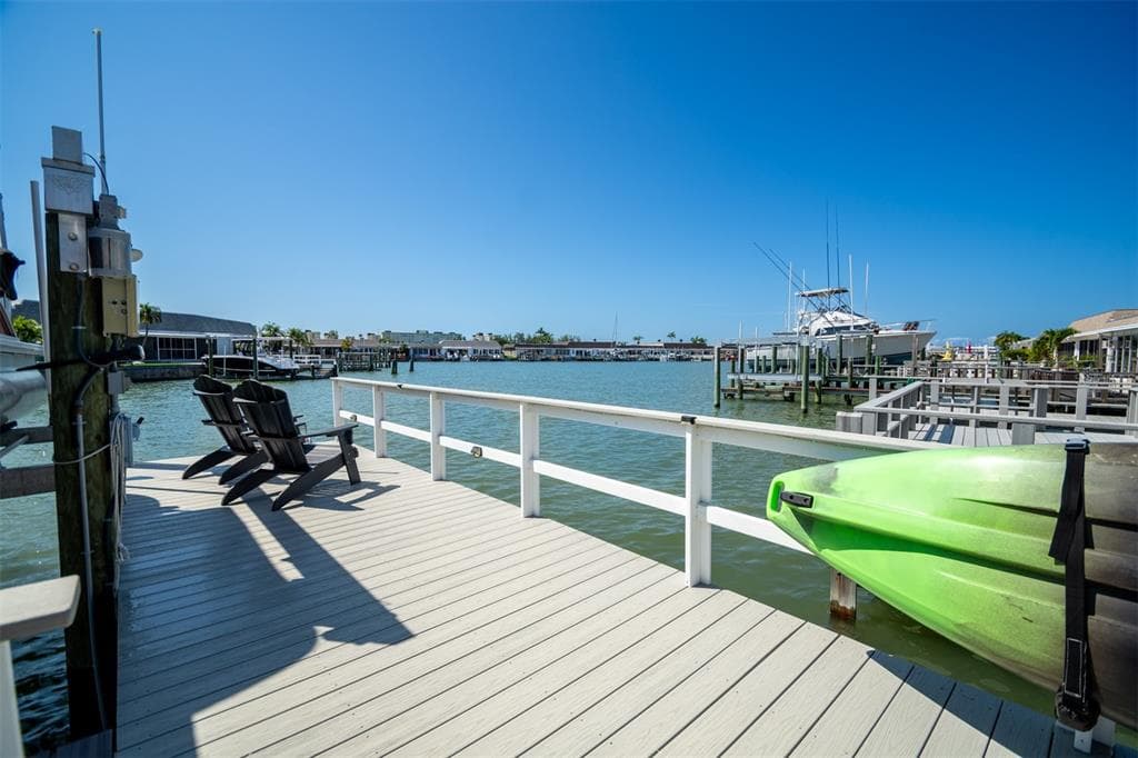 494 BOCA CIEGA POINT BOULEVARD N ST PETERSBURG, FL 33708