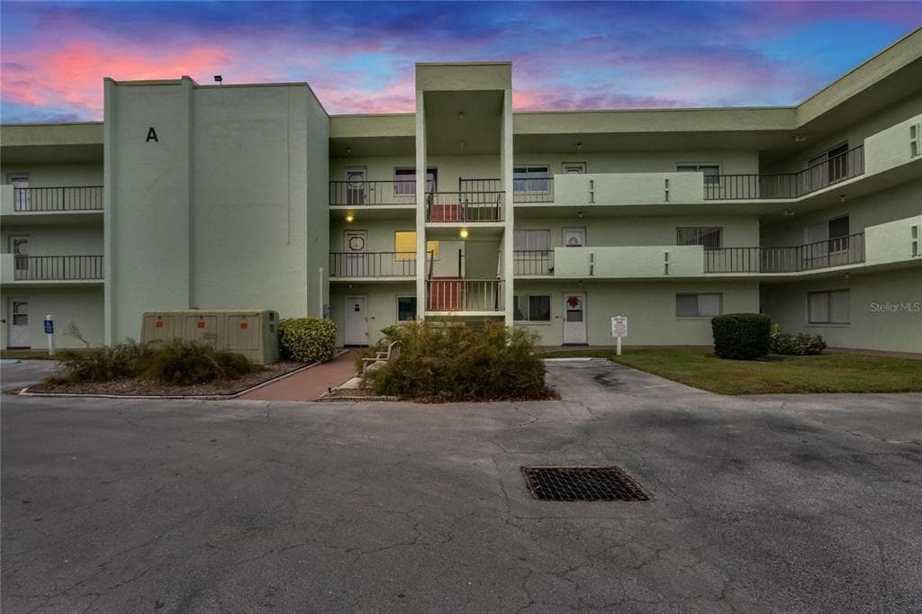 1130 N LAKE PARKER AVENUE UNIT A205 LAKELAND, FL 33805