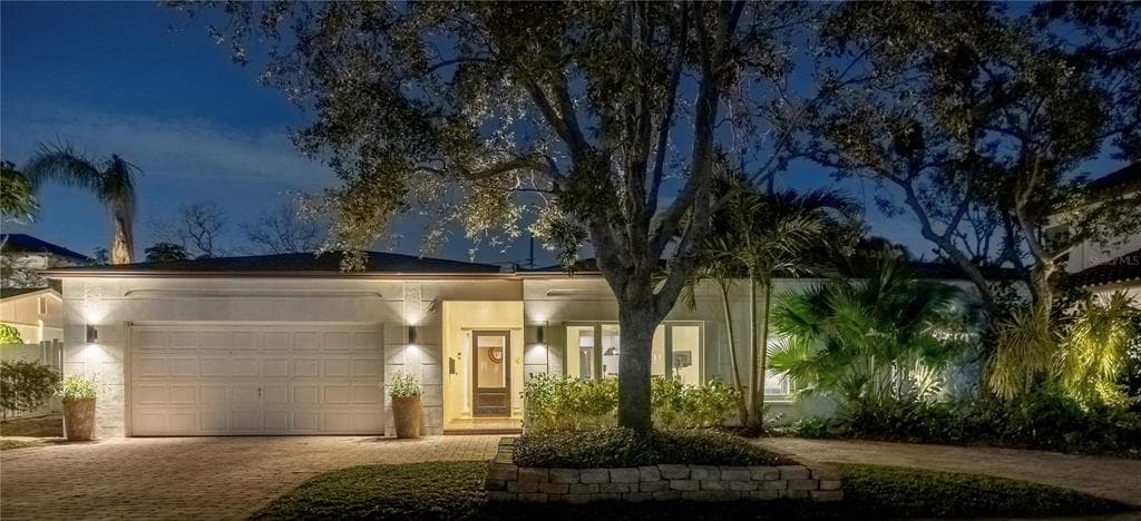 311 BELLEAIR DRIVE NE ST PETERSBURG, FL 33704