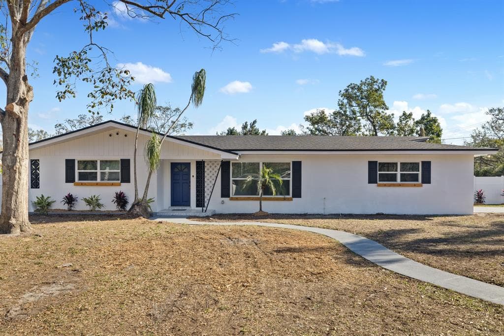 8001 SHARON DRIVE TAMPA, FL 33617