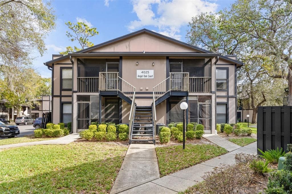 4025 ANGEL OAK COURT UNIT 201 TAMPA, FL 33613