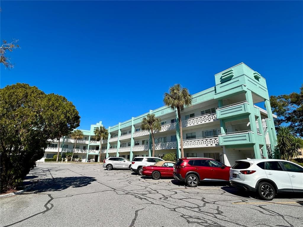 2456 ECUADORIAN WAY UNIT 42 CLEARWATER, FL 33763