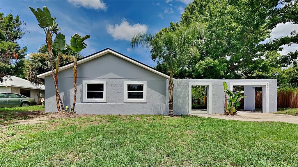 572 GALLOWAY AVENUE DELTONA, FL 32725