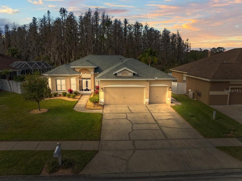 28725 FALLING LEAVES WAY WESLEY CHAPEL, FL 33543