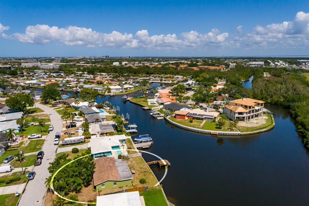 9439 SUN ISLE DRIVE NE ST PETERSBURG, FL 33702