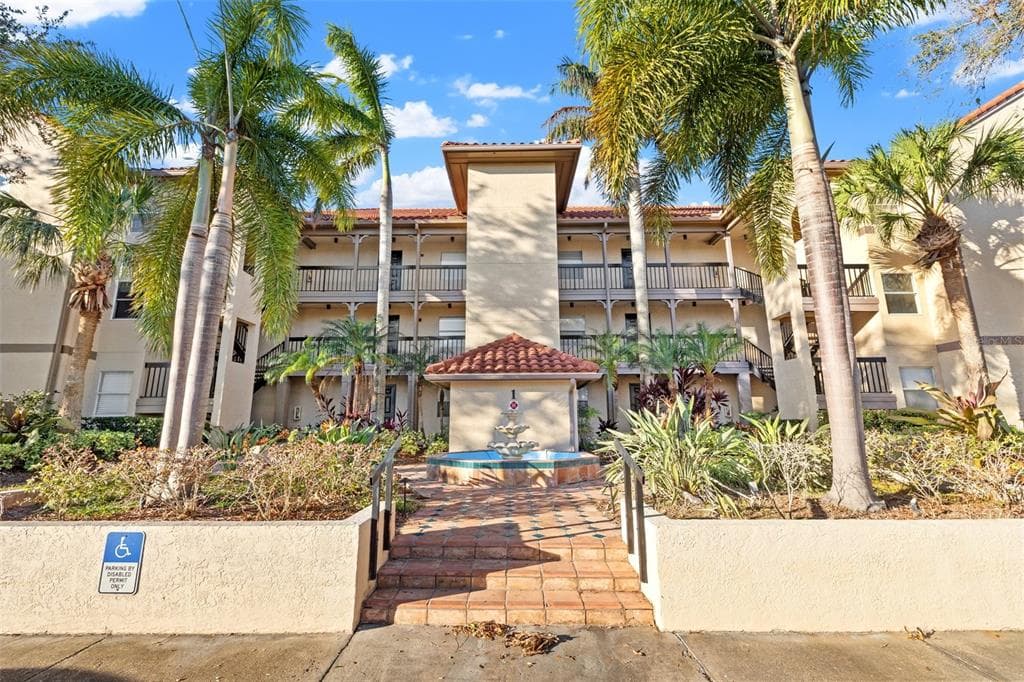 2400 FEATHER SOUND DRIVE UNIT 127 CLEARWATER, FL 33762
