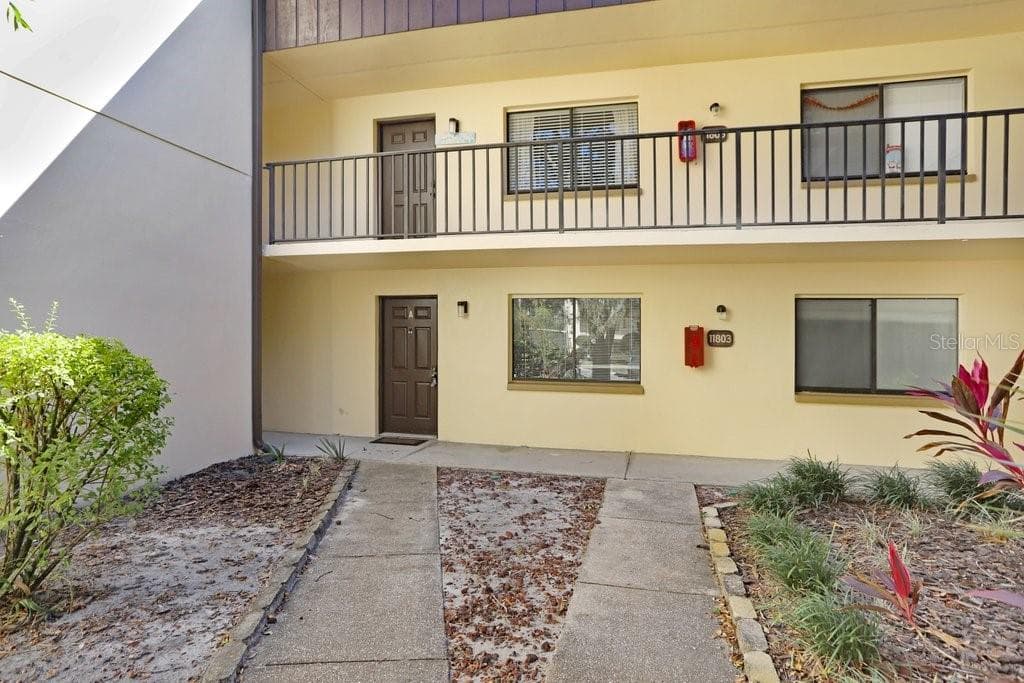 11803 RAINTREE LAKE LANE UNIT A TAMPA, FL 33617