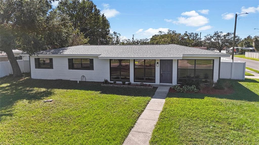 3916 W WISCONSIN AVENUE TAMPA, FL 33616