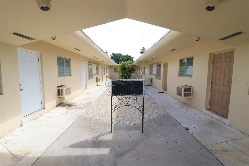 1270 NE 139TH STREET UNIT 2 NORTH MIAMI, FL 33161