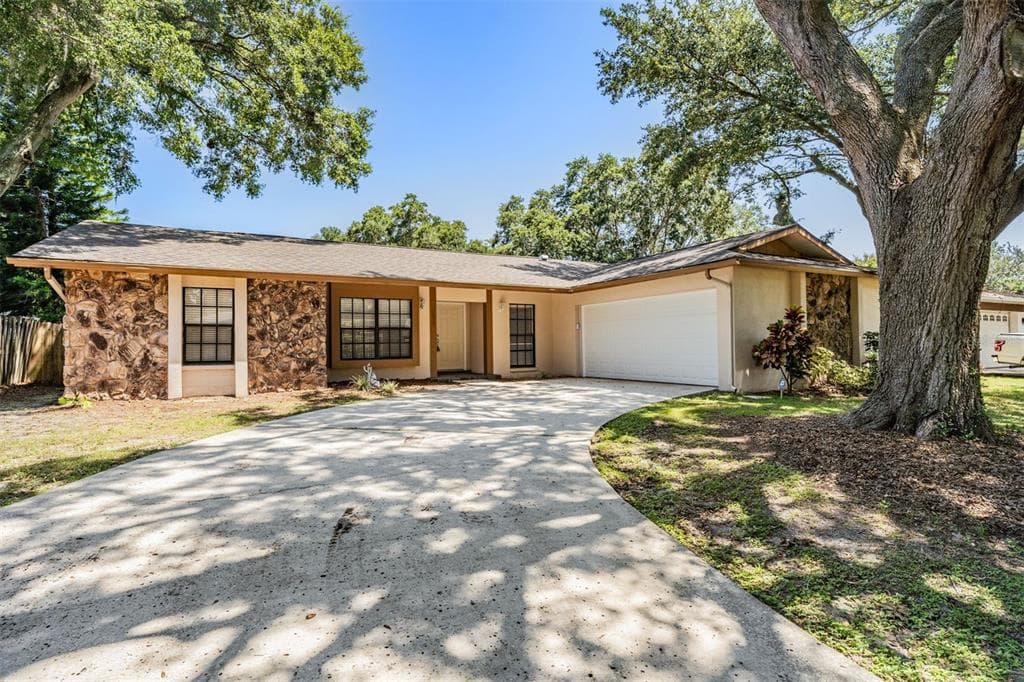 2835 OAK TREE LANE PALM HARBOR, FL 34684
