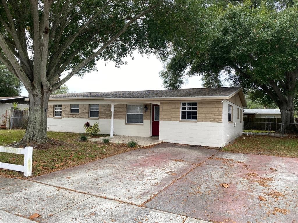 324 COUNTRY CLUB DRIVE OLDSMAR, FL 34677