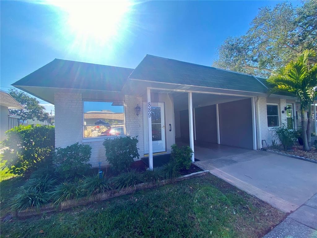 889 SKY LOCH DRIVE S DUNEDIN, FL 34698