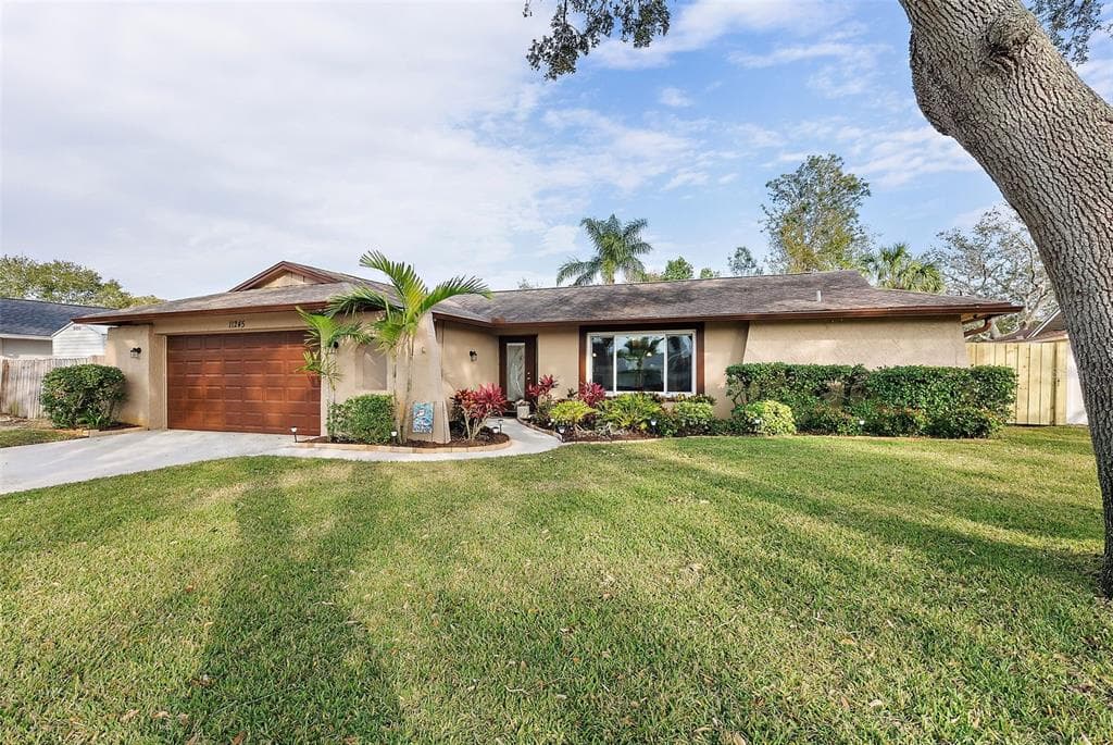 11245 BELLA LOMA DRIVE LARGO, FL 33774