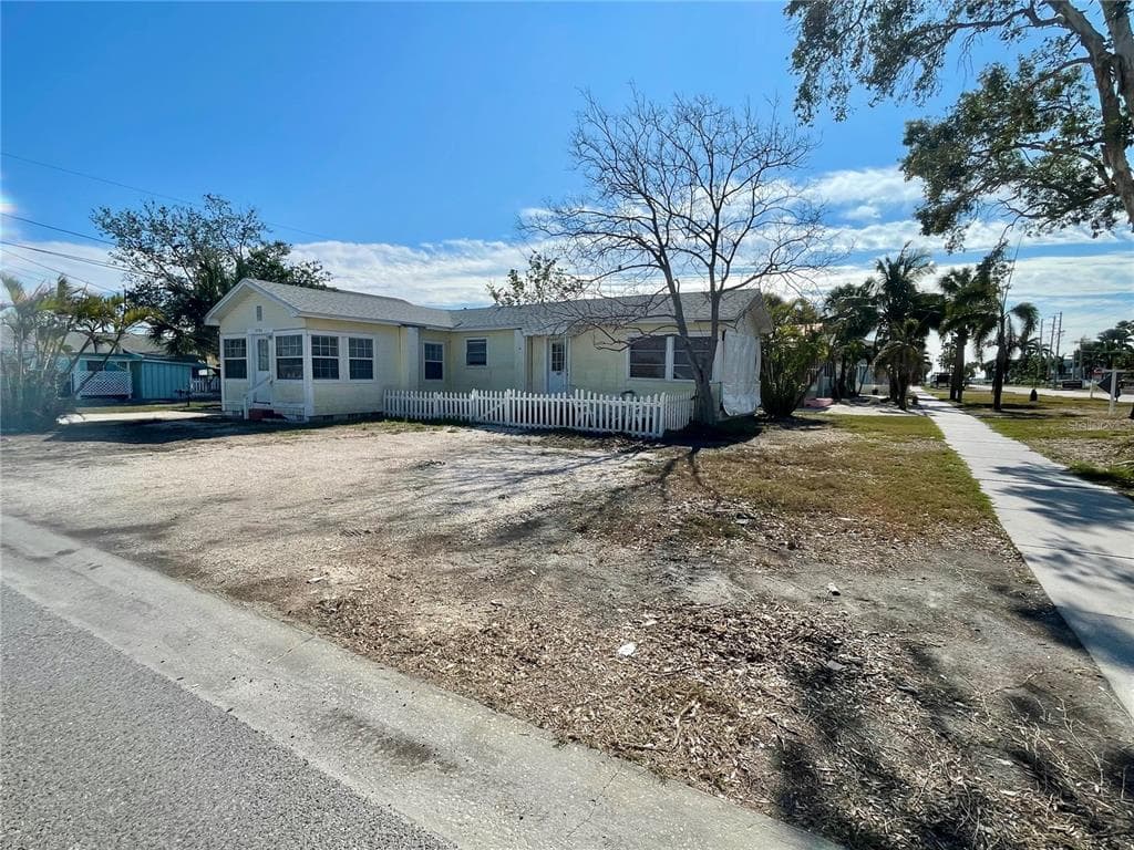 5732 31ST AVENUE S GULFPORT, FL 33707