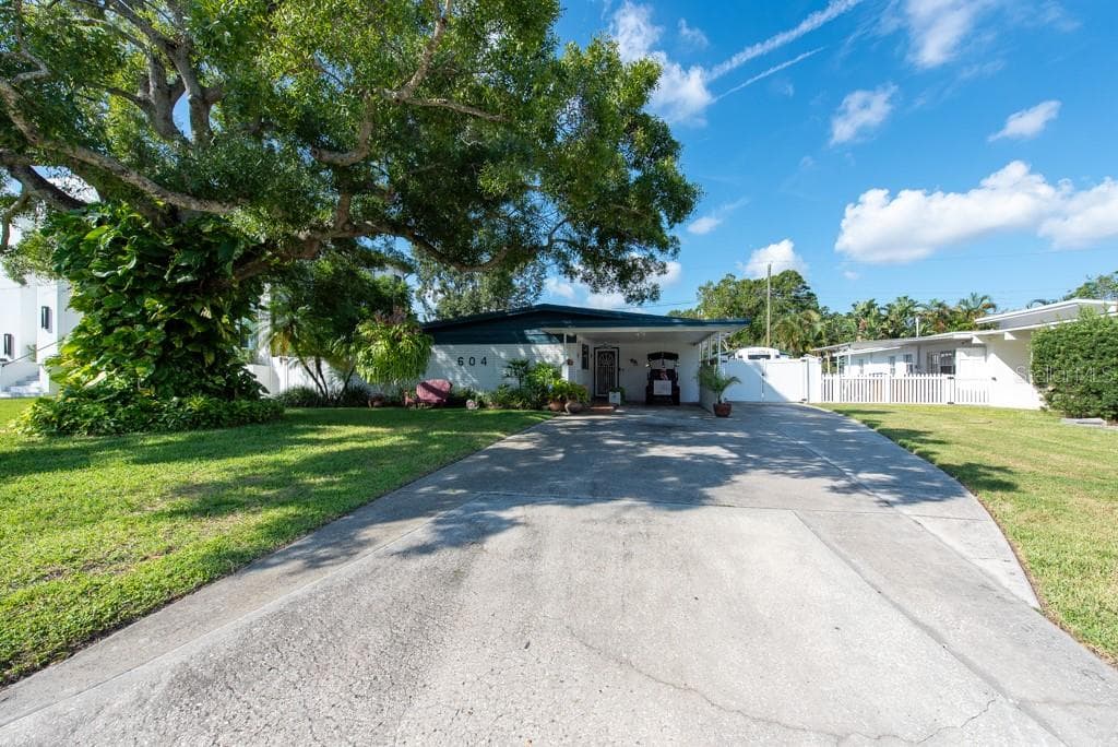 604 DANUBE AVENUE TAMPA, FL 33606