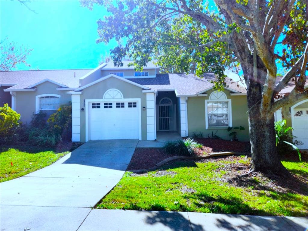 615 VILLA COURT CLERMONT, FL 34711