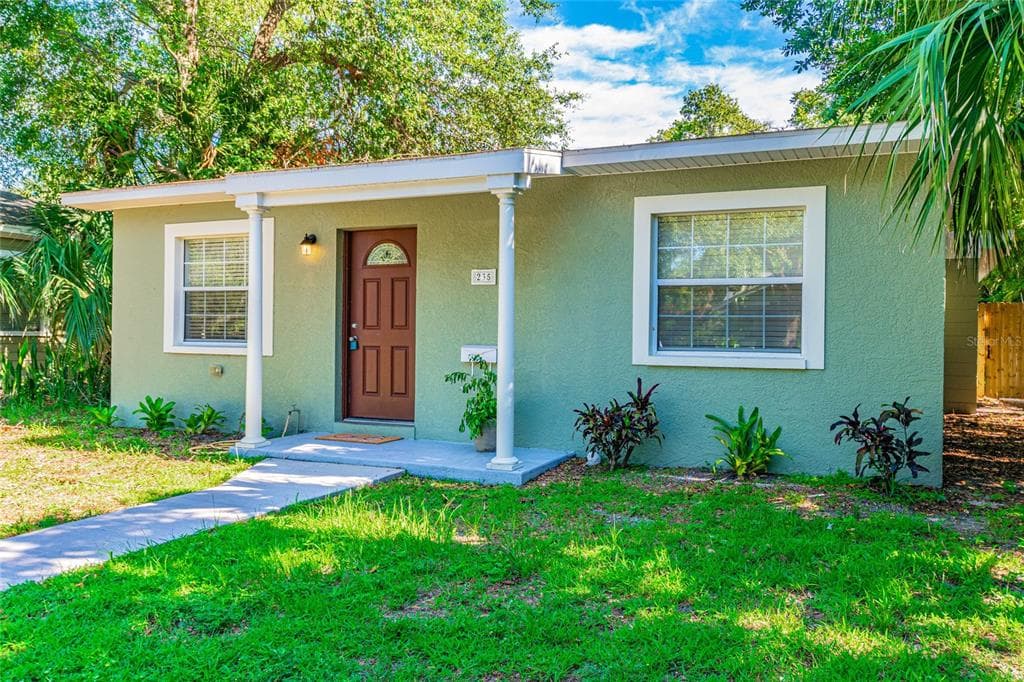 235 19TH AVENUE S ST PETERSBURG, FL 33705