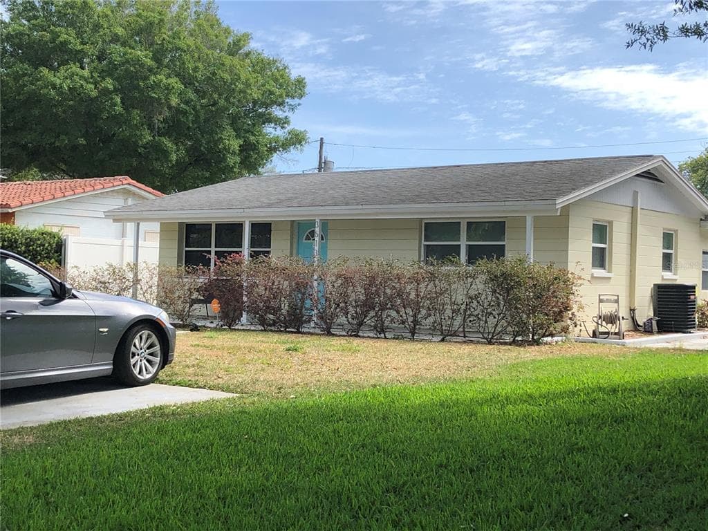 3613 KINGSTON STREET N ST PETERSBURG, FL 33713