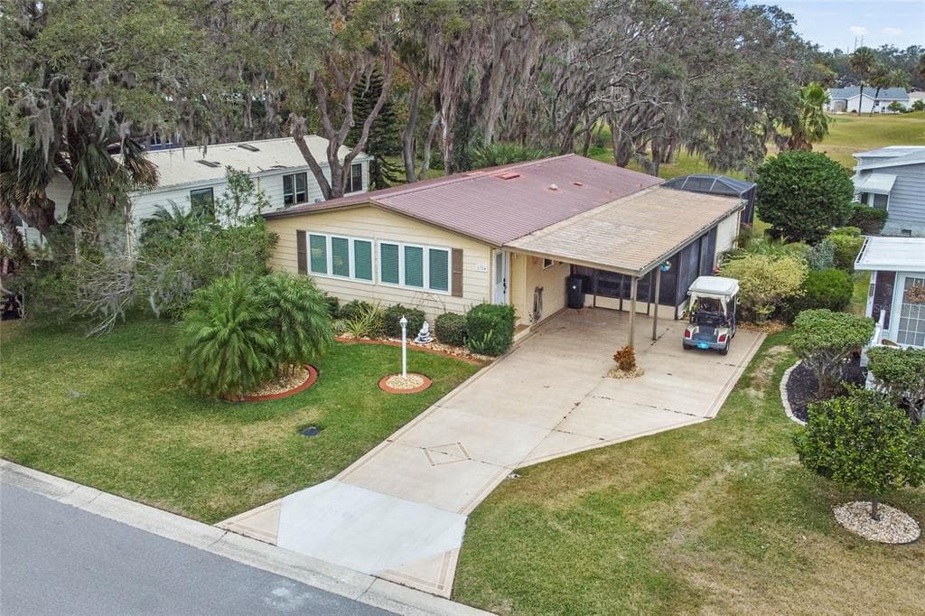 1724 MAGNOLIA AVENUE LADY LAKE, FL 32159