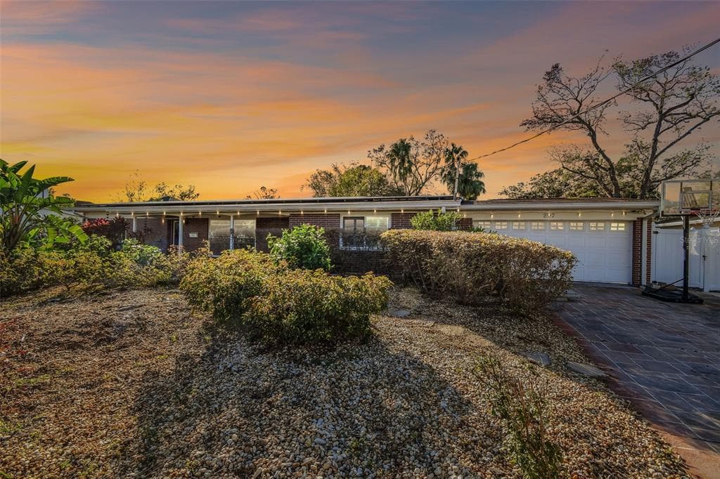 207 S GARDENIA AVENUE TAMPA, FL 33609