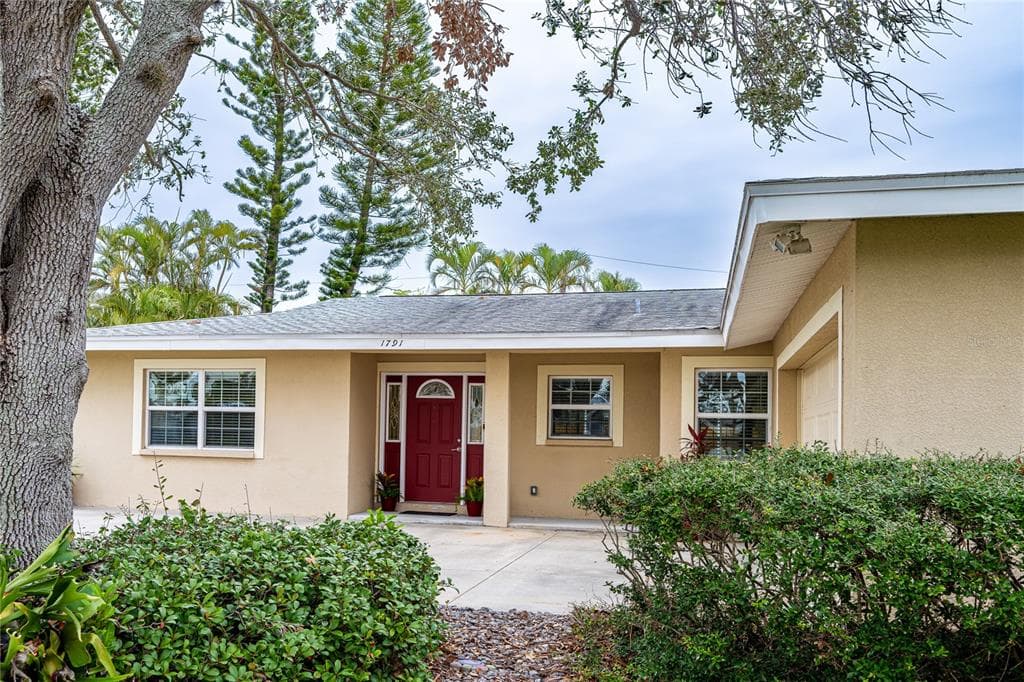 1791 COLORADO AVENUE NE ST PETERSBURG, FL 33703
