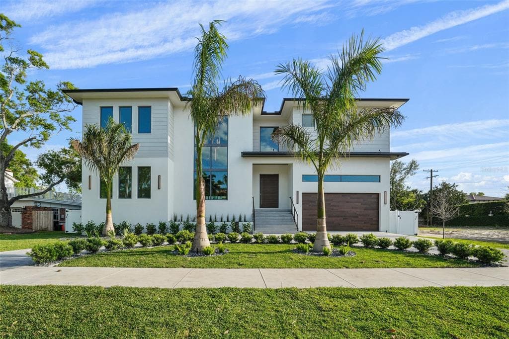 5038 W DICKENS AVENUE TAMPA, FL 33629